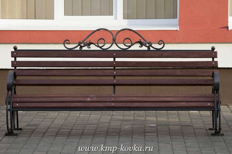 Кованая скамейка со спинкой